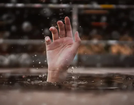 Why 3 in 10 Six-Figure Earners Are Now in “Survival Mode” in Late 2025 (And How to Escape It)